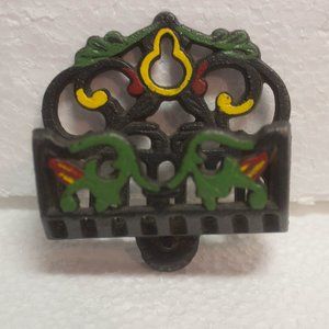 Vintage Wilton Cast Iron Match Holder